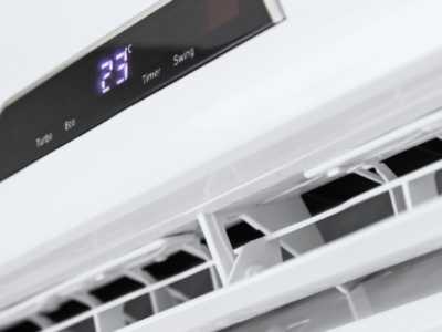 Avoid the rear railing against the wall; Keep doors and windows closed when the appliance is switched on, preventing outside air from entering the air-conditioned area; In summer do not excessively cool the environment. Maximum cold is not always the best solution for comfort. Adjust the temperature of the appliance.