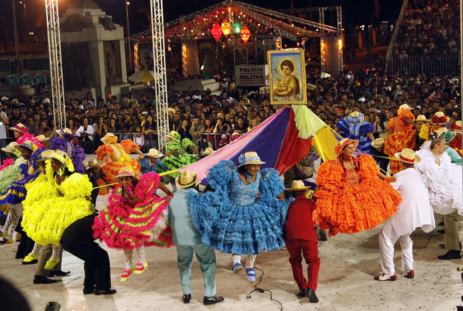 ai ter festa junina? Vai sim “Sinhô”! Mas a Cemig alerta: é preciso cuidado em relação à rede elétrica