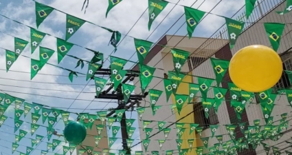 Com a chegada da Copa do Mundo, Cemig alerta: é proibido instalar ornamentações em estruturas da rede elétrica