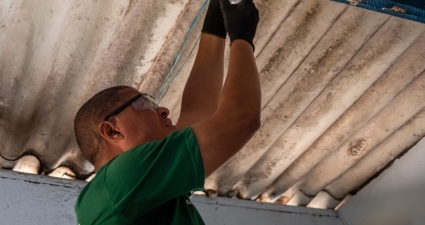 Cemig substitui lâmpadas de clientes baixa renda na RMBH