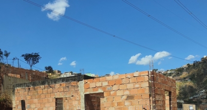 Cemig orienta quanto aos riscos de construir sob linhas de transmissão e distribuição de energia