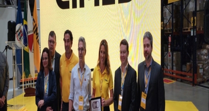 Cimed inaugura unidade industrial em Minas Gerais e recebe certificado de energia renovável da Cemig
