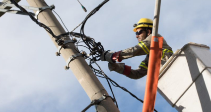 Cemig lança concurso público com 150 vagas para eletricistas