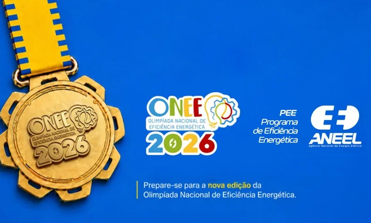 A imagem mostra um medalhão dourado com uma fita azul e amarela sobre um fundo azul. Gravado no medalhão está o texto: “ONEE OLIMPÍADA NACIONAL DE EFICIÊNCIA ENERGÉTICA 2026”. Ao lado, aparece um logotipo colorido com o mesmo título. Logo abaixo, há uma frase em destaque: “Prepare-se para a nova edição da Olimpíada Nacional de Eficiência Energética.”
No canto direito, estão dois logotipos institucionais: um do PEE Programa de Eficiência Energética e outro da ANEEL Agência Nacional de Energia Elétrica. A composição transmite a ideia de um evento oficial e competitivo voltado para a conscientização e promoção da eficiência energética.
Esse tipo de peça gráfica é típico de campanhas de divulgação de eventos acadêmicos ou científicos, reforçando tanto o caráter de competição quanto o apoio institucional.