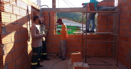 Construção civil lidera mortes por choque elétrico no Brasil e Cemig reforça alerta de segurança 